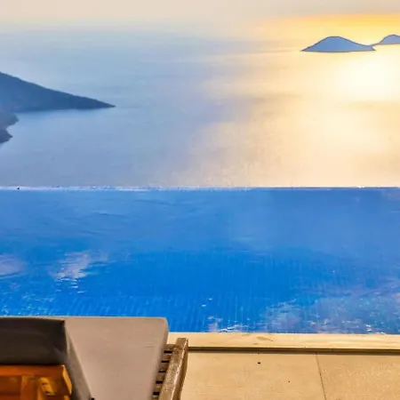 2 Bedroom Luxury Private Pool And Heated Indoor Pool