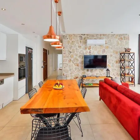 2 Bedroom Luxury Private Pool And Heated Indoor Pool *