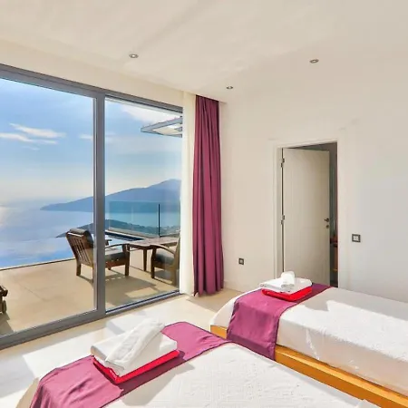 2 Bedroom Luxury Private Pool And Heated Indoor Pool *