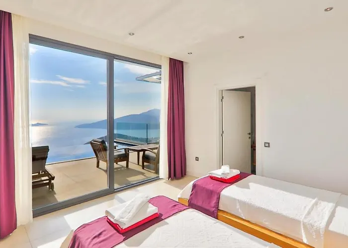 2 Bedroom Luxury Private Pool And Heated Indoor Pool *